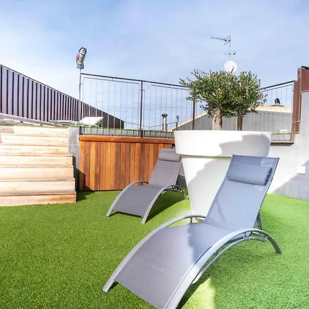 Holiday home Gran Duplex Cerca Del Mar Con Piscina Privada En El Centro De
